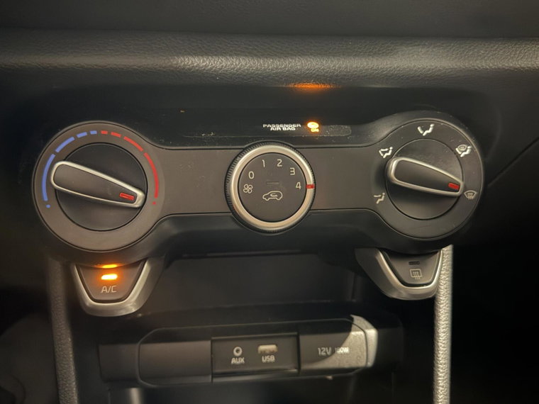 Vehicle Image 25