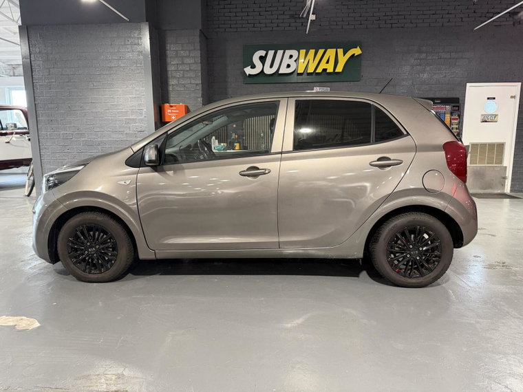 Vehicle Image 11