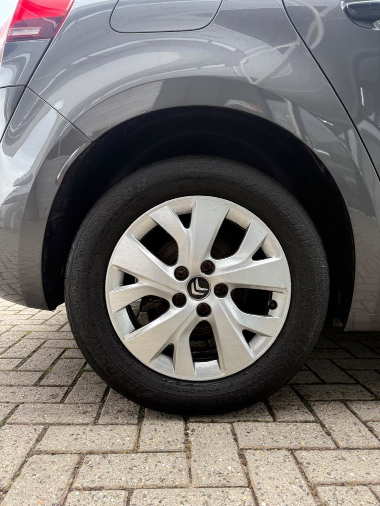 Vehicle Image 14