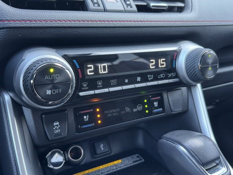Vehicle Image 32