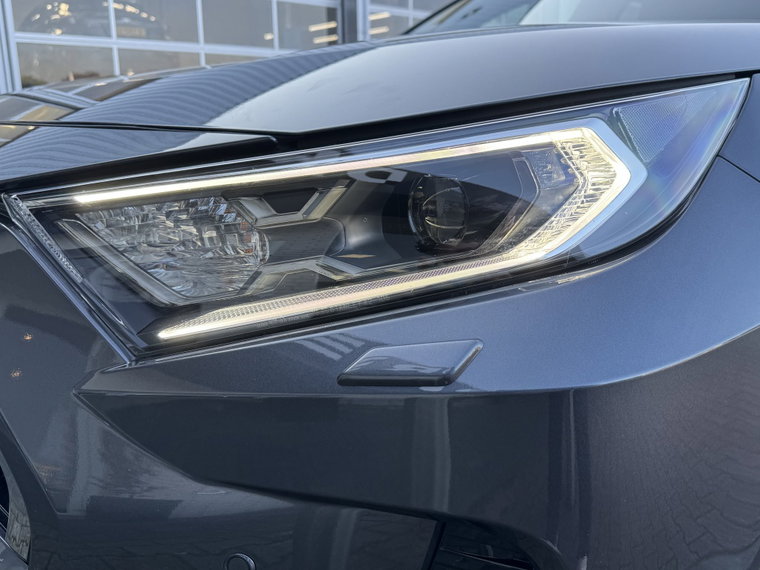 Vehicle Image 38