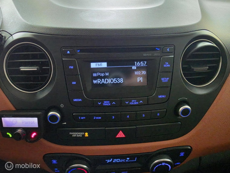 Vehicle Image 10