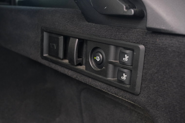 Vehicle Image 33