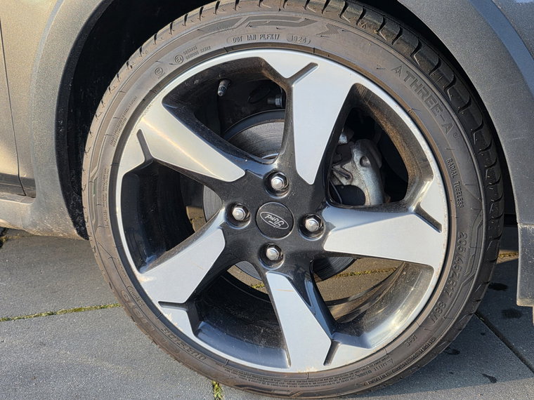 Vehicle Image 8