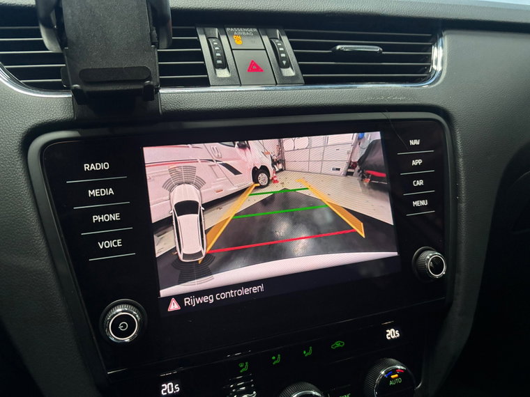 Vehicle Image 19