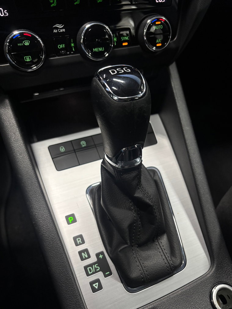 Vehicle Image 24