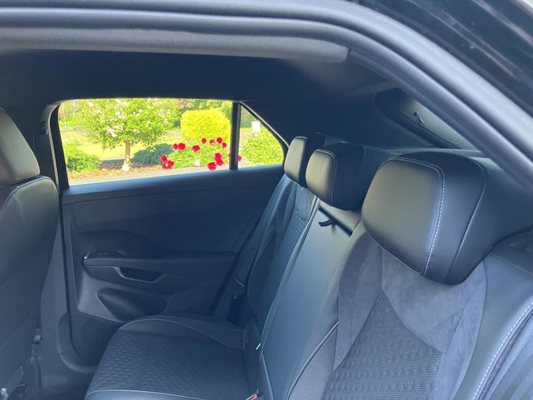 Vehicle Image 36