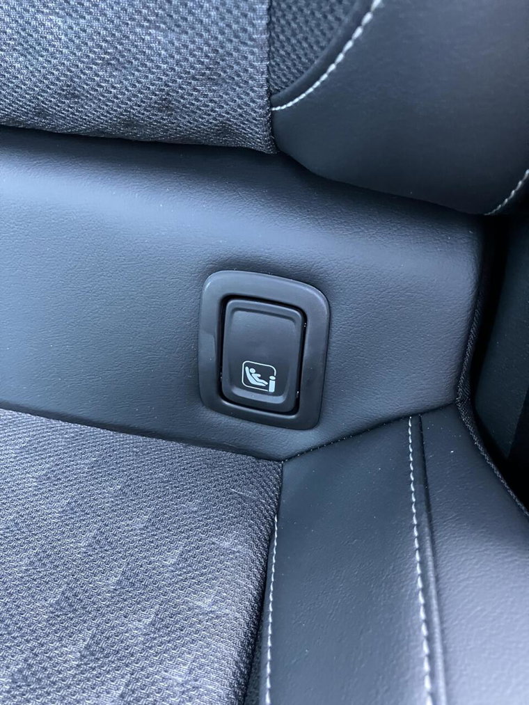 Vehicle Image 38
