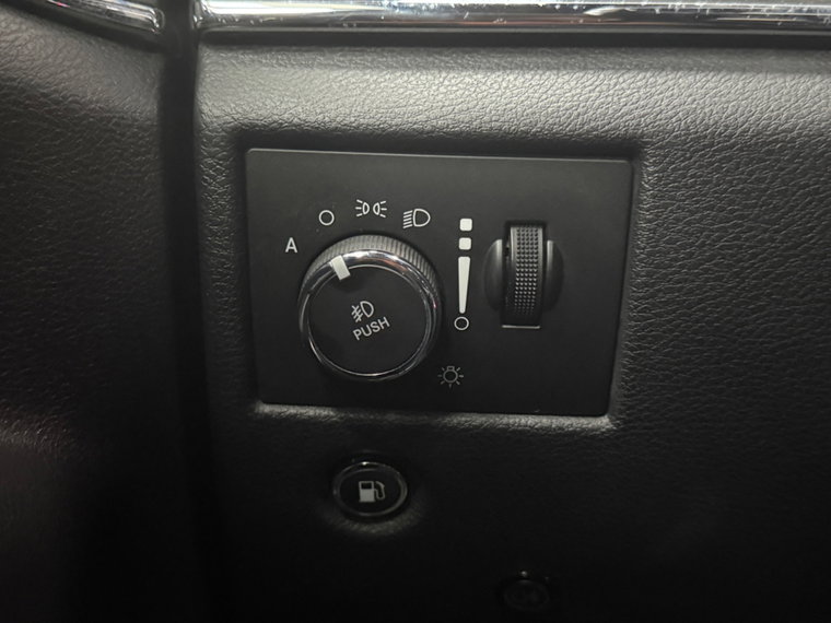 Vehicle Image 28
