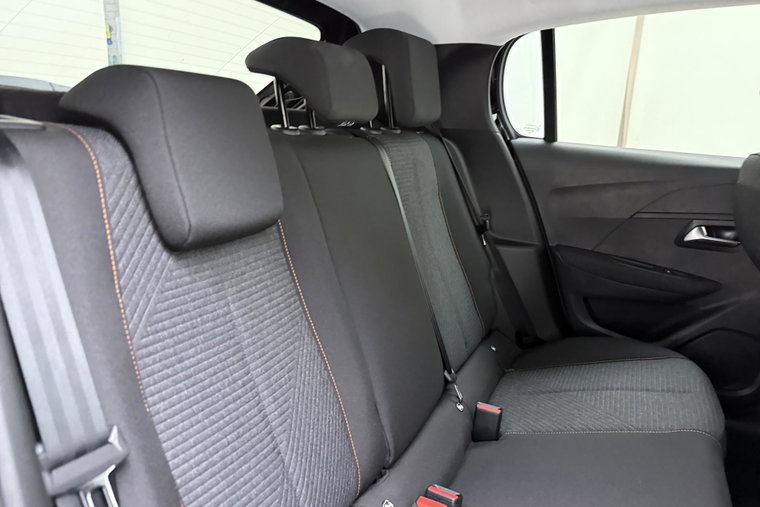 Vehicle Image 13