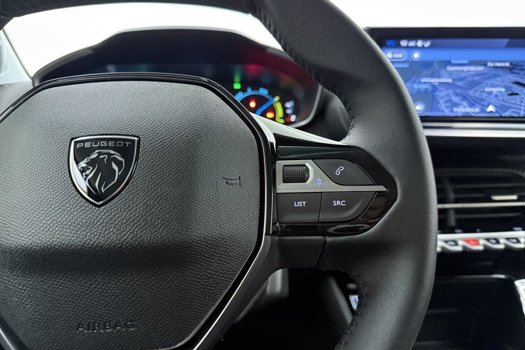 Vehicle Image 24