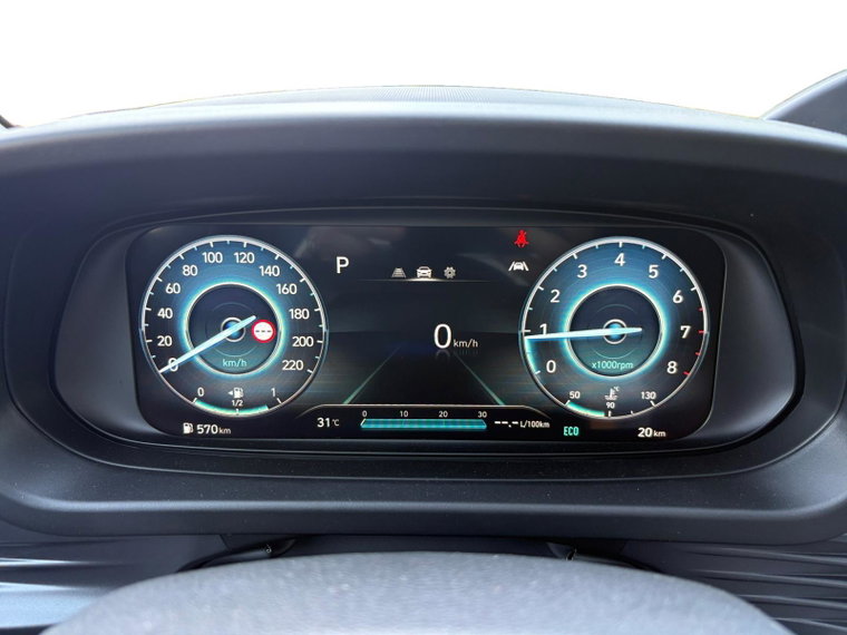 Vehicle Image 16