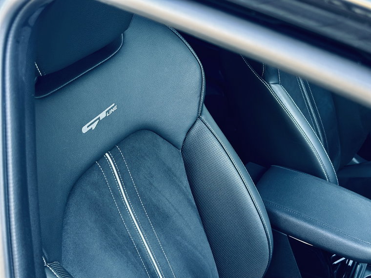 Vehicle Image 30