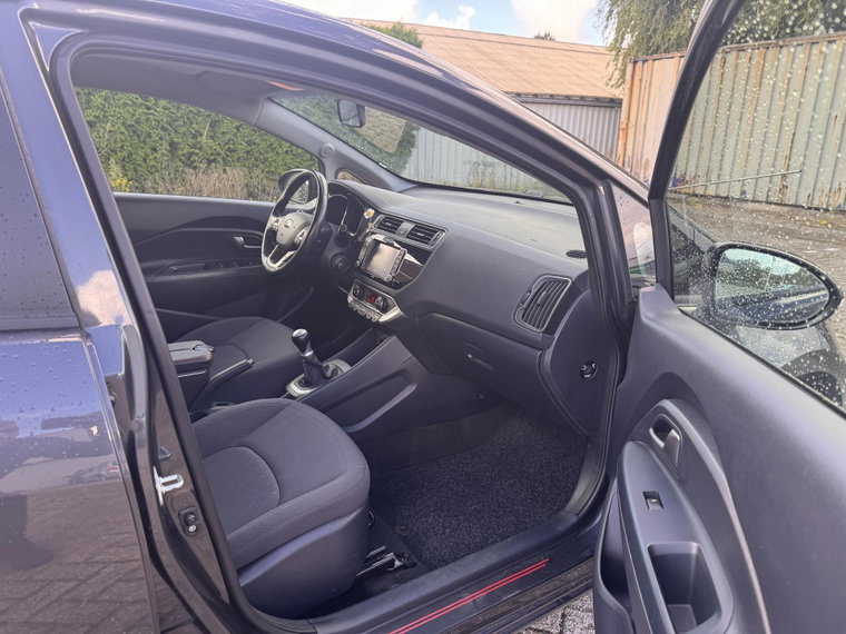Vehicle Image 23