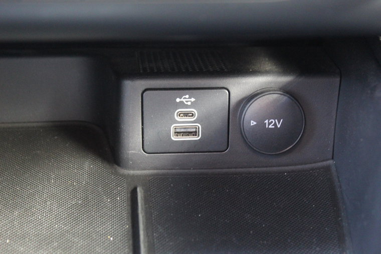 Vehicle Image 25