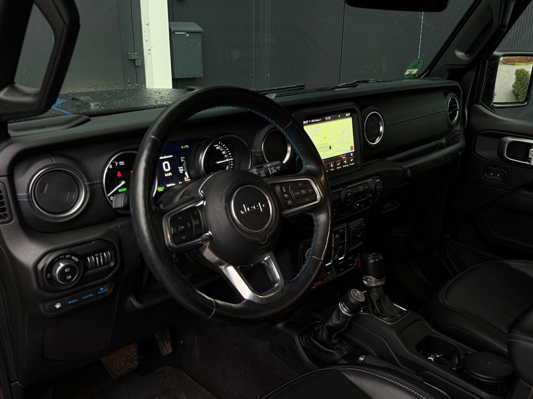 Vehicle Image 24