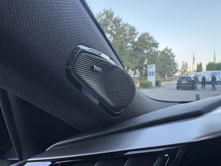 Vehicle Image 24