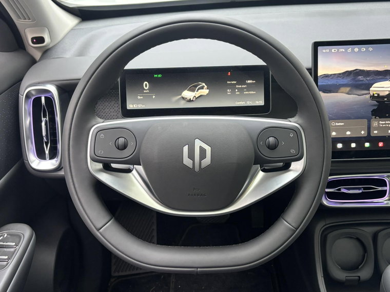 Vehicle Image 17