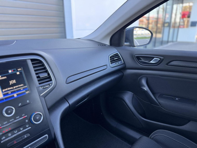 Vehicle Image 32