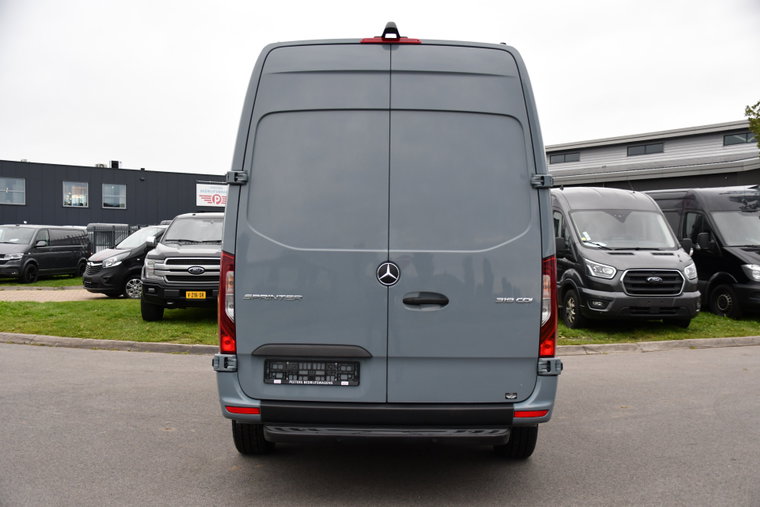 Vehicle Image 35