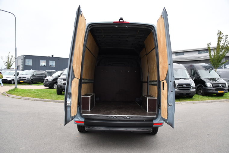 Vehicle Image 36