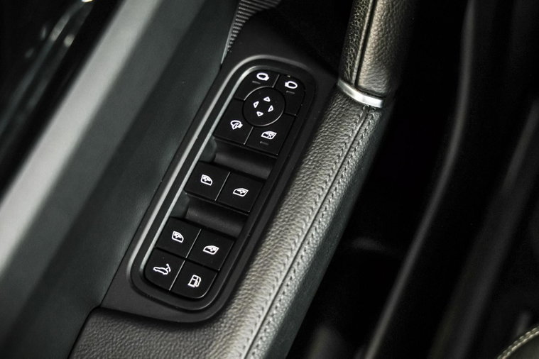 Vehicle Image 42