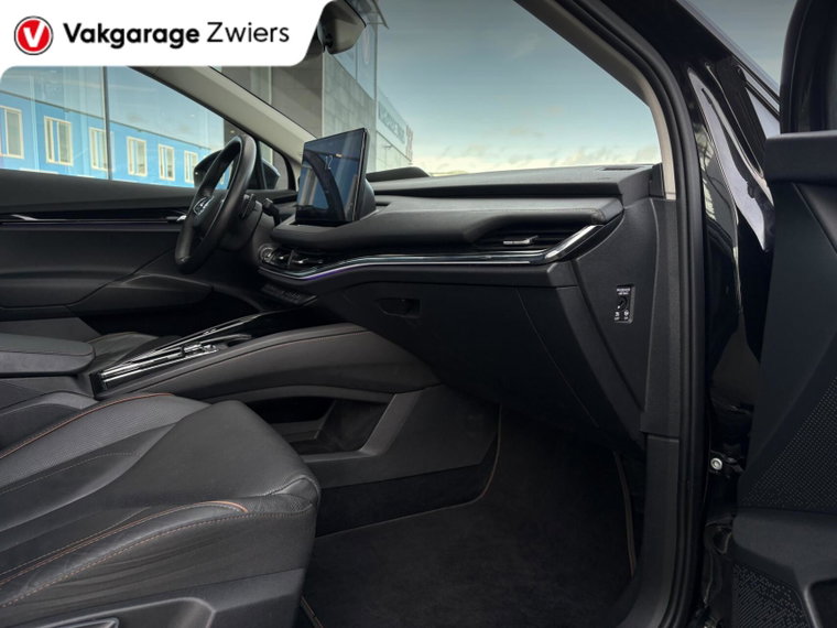 Vehicle Image 38