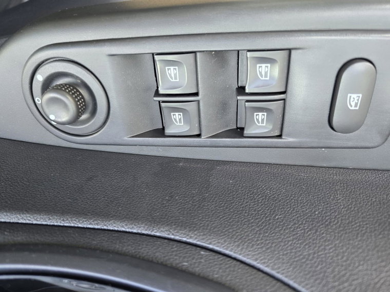 Vehicle Image 26