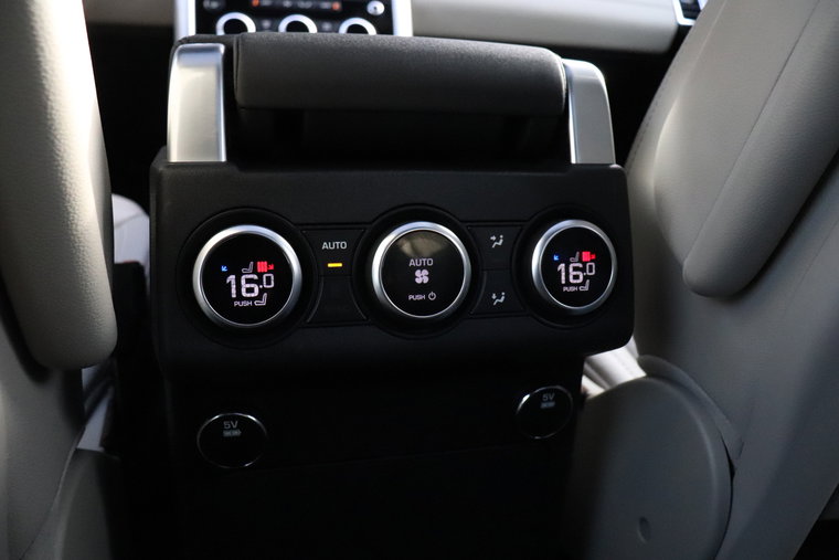 Vehicle Image 32