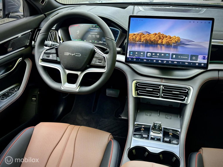Vehicle Image 11