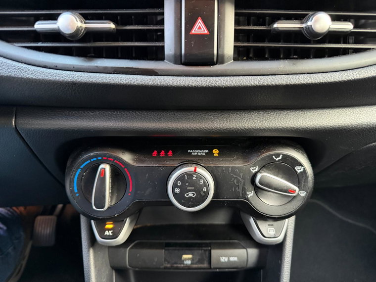 Vehicle Image 29