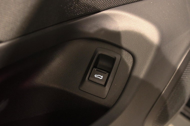 Vehicle Image 36