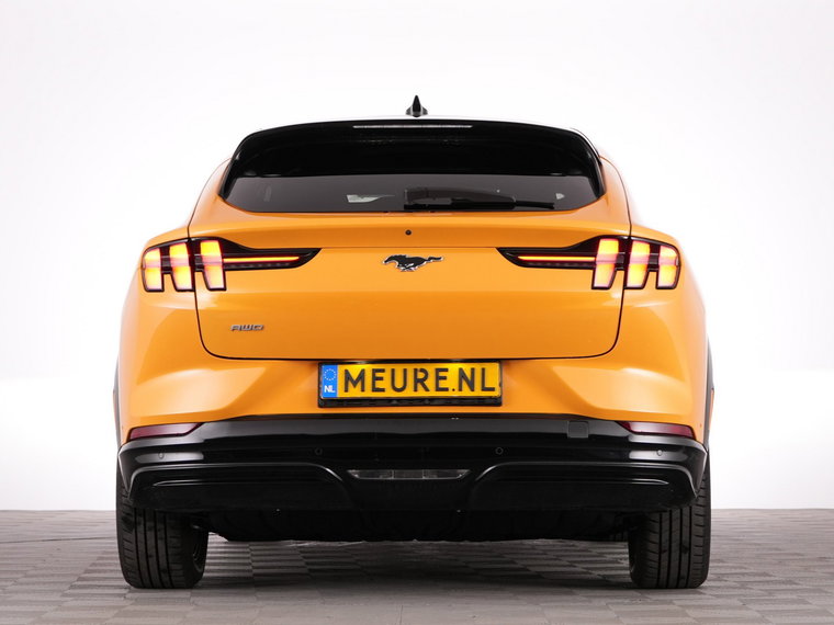 Vehicle Image 33