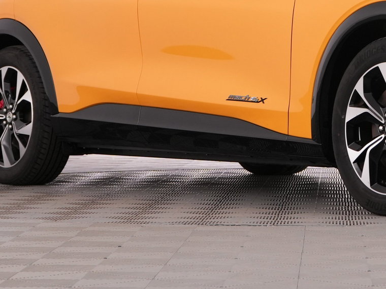 Vehicle Image 42