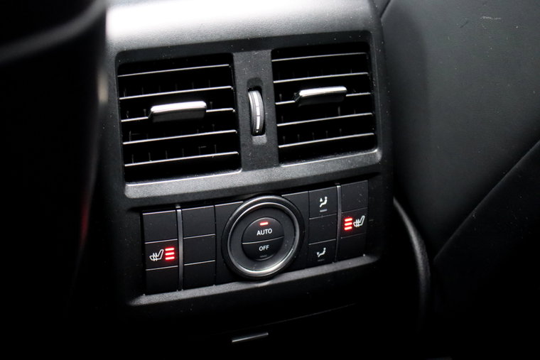 Vehicle Image 37
