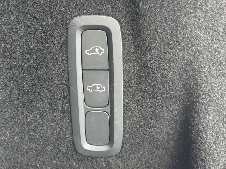 Vehicle Image 27