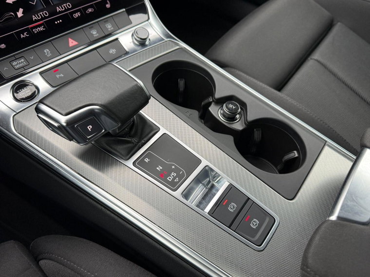 Vehicle Image 25