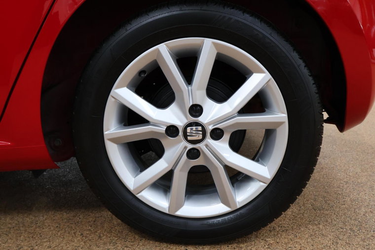 Vehicle Image 16