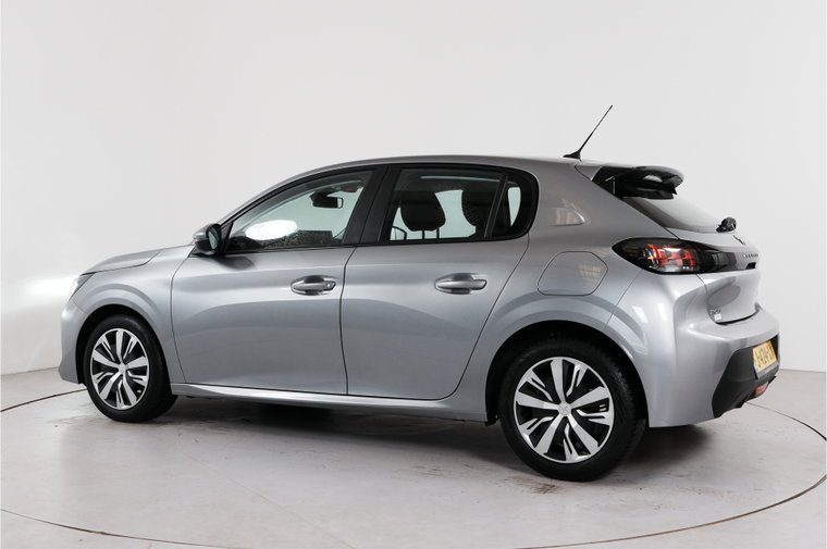Vehicle Image 14