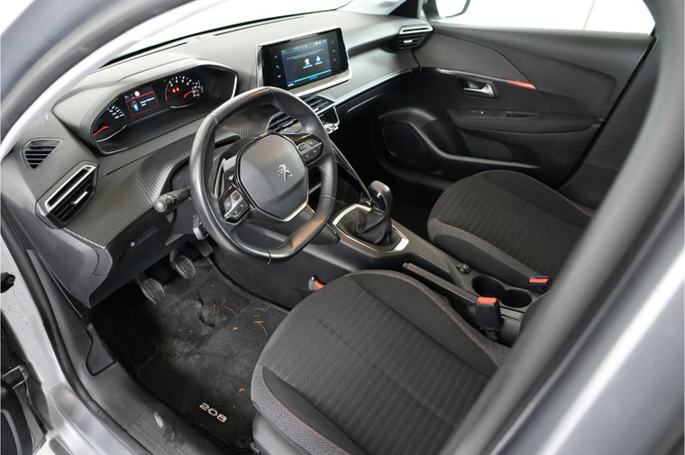 Vehicle Image 21