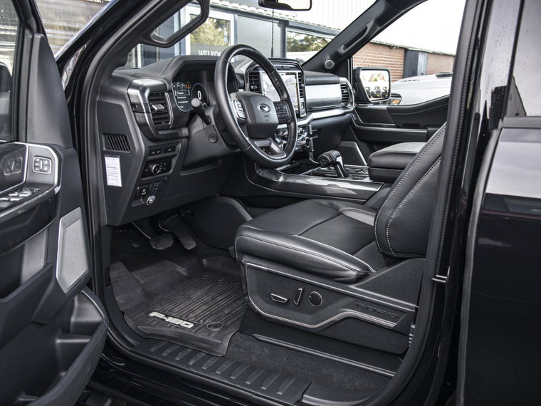 Vehicle Image 13