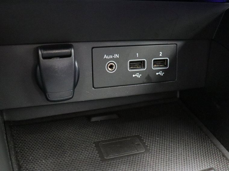Vehicle Image 28