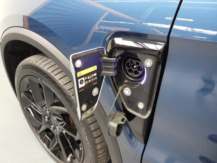 Vehicle Image 42
