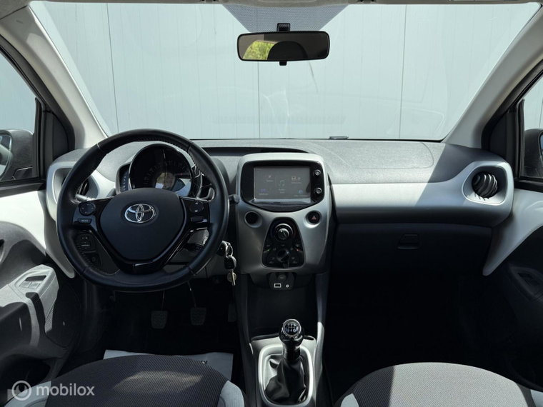 Vehicle Image 17