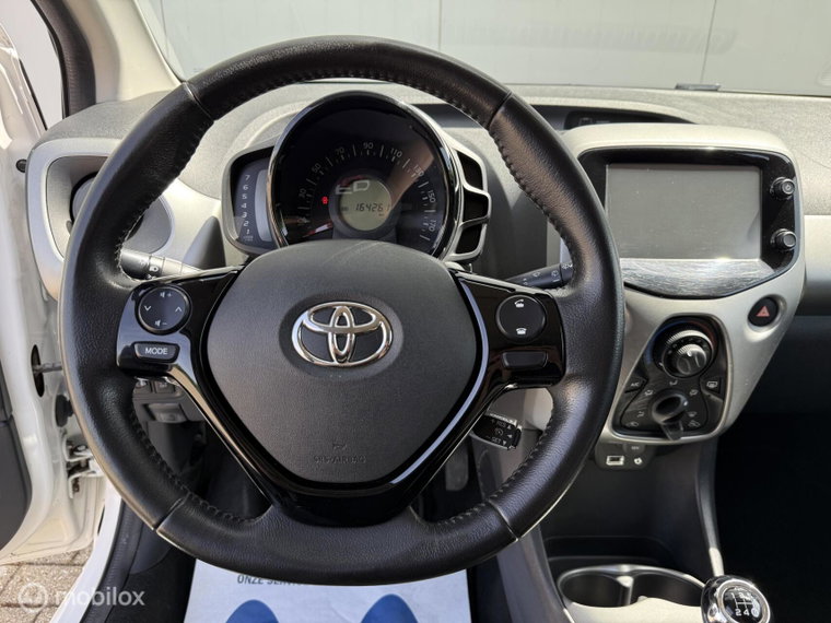 Vehicle Image 18