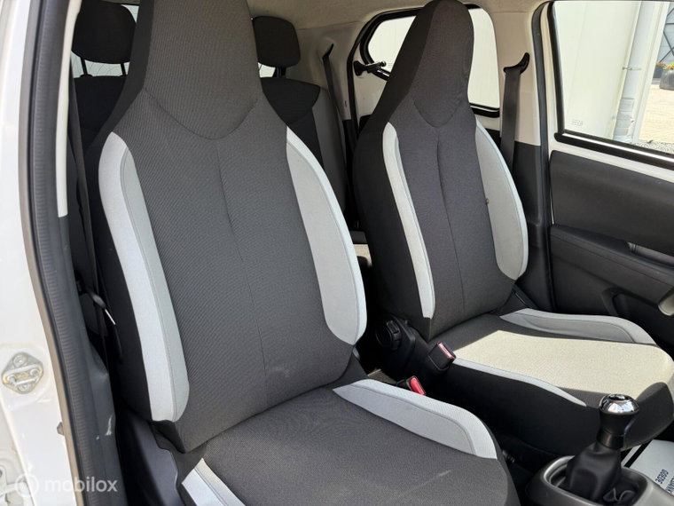 Vehicle Image 31