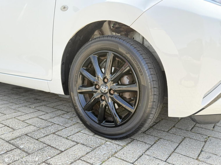 Vehicle Image 35