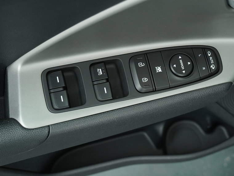 Vehicle Image 23