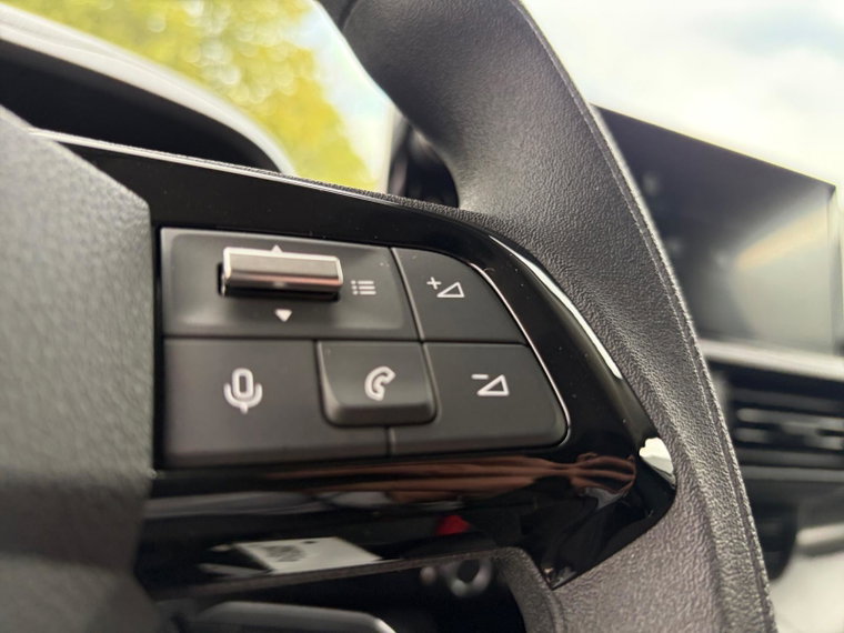 Vehicle Image 33
