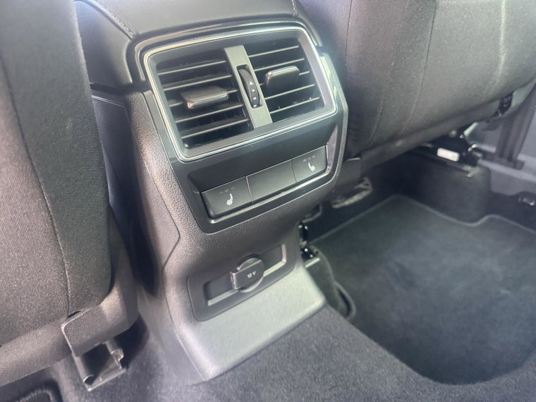 Vehicle Image 26
